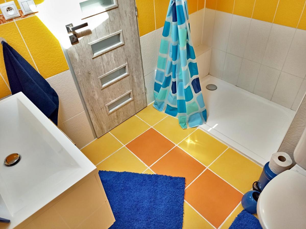 Shiny Star Apartman Спішська Нова Весь Екстер'єр фото