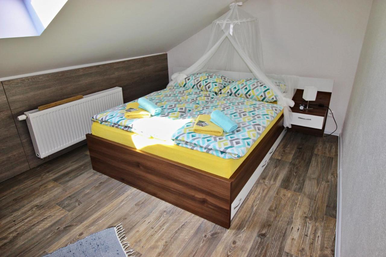 Shiny Star Apartman Спішська Нова Весь Екстер'єр фото
